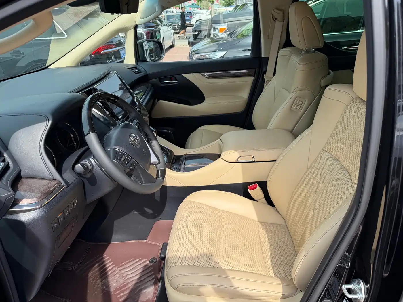 Toyota Alphard 2021 Hybrid 2.5L Premium фото 4