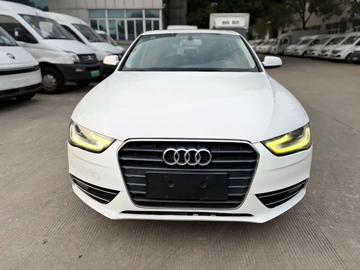 Audi A4L 2015 35 TFSI Auto Standard фото 2