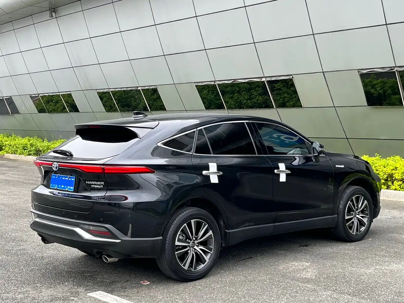 Toyota Lingfang HARRIER 2023 Hybrid 2.5L CVT 2WD Luxury Edition фото 4