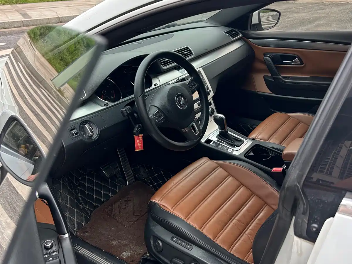 Volkswagen FAW-Volkswagen CC 2015 1.8TSI Luxury фото 9