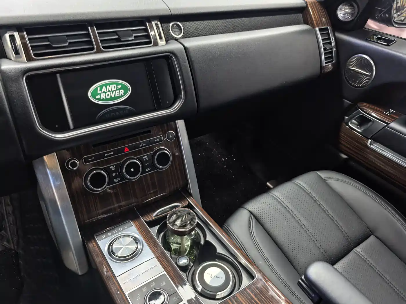 Land Rover Range Rover 2015 3.0 TDV6 Vogue фото 9