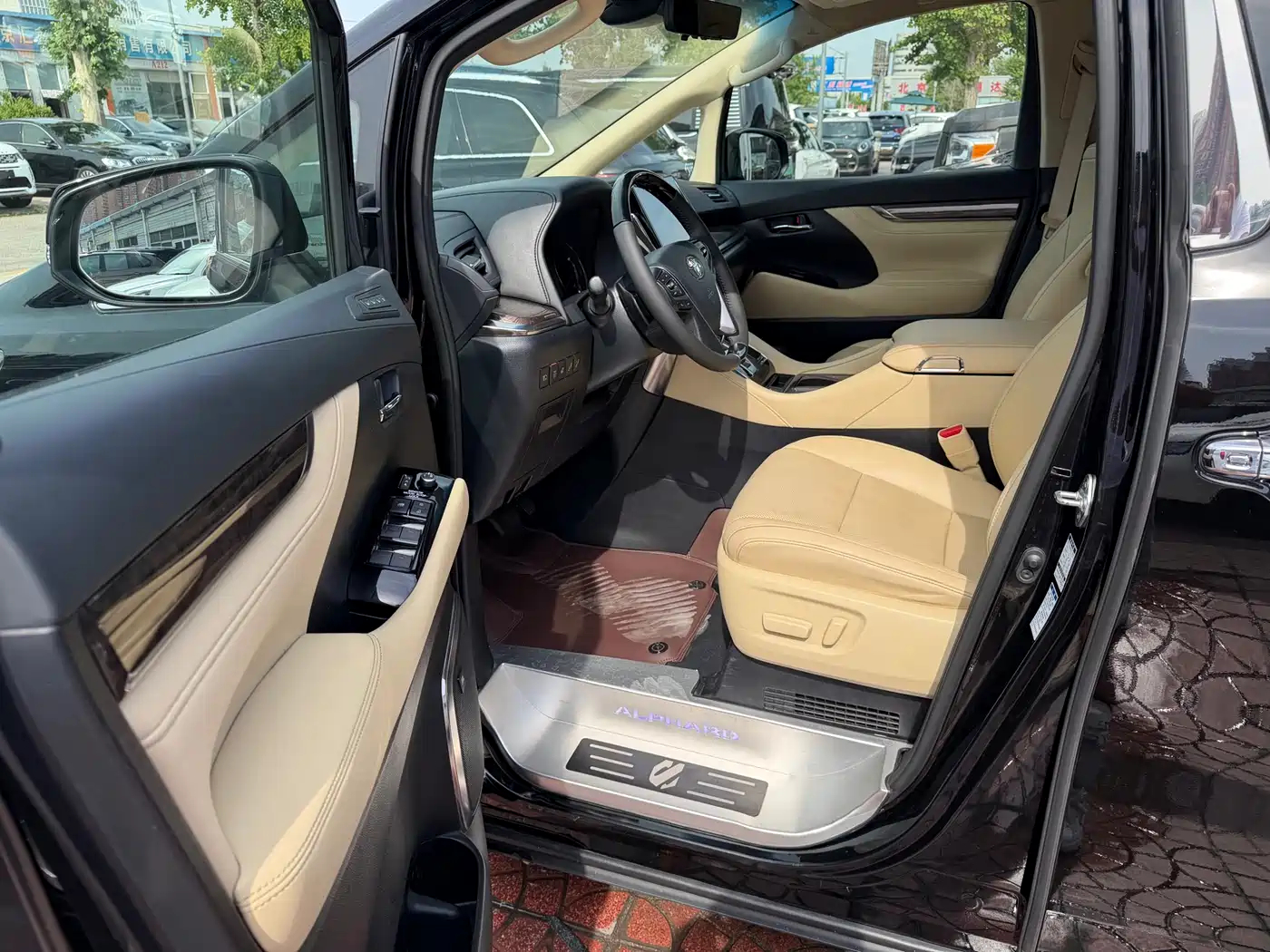 Toyota Alphard 2021 Hybrid 2.5L Premium фото 2