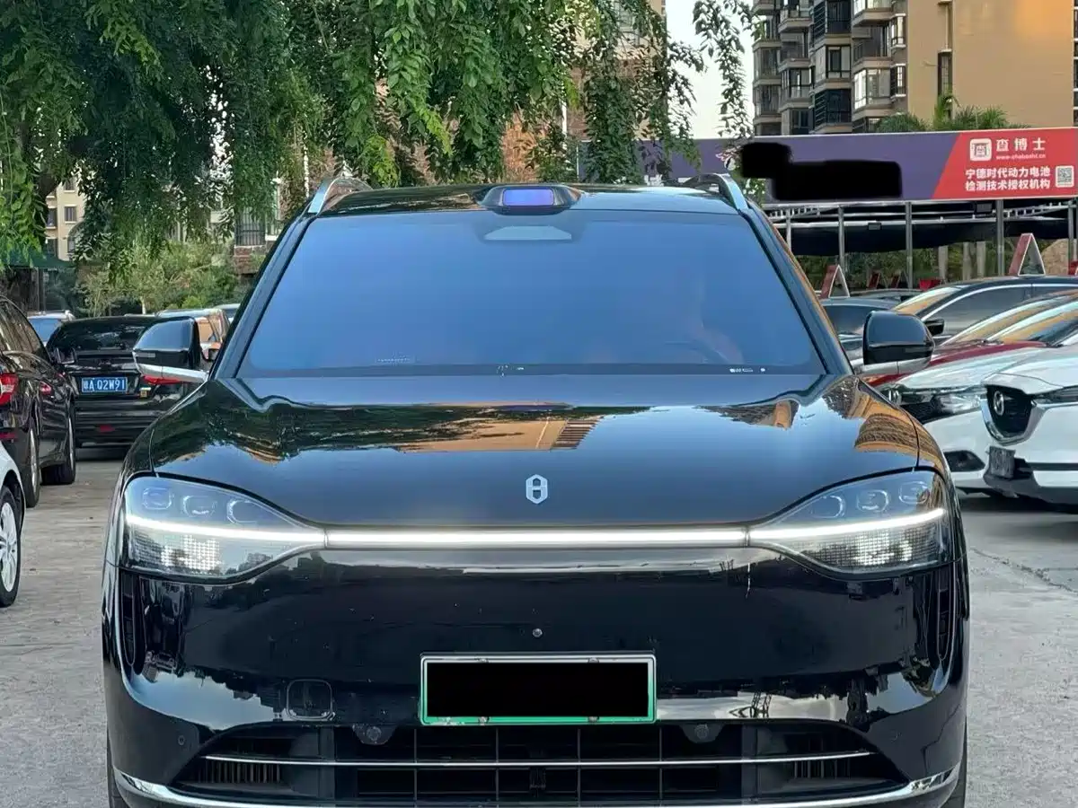 AITO Wenjie AITO M9 2024 Range Extender Max Edition 42kWh 6-seater фото 2