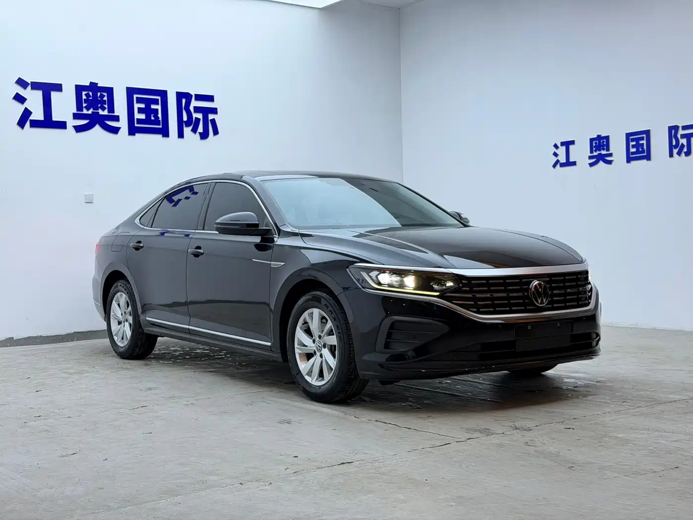 Volkswagen Passat 2023 Facelift 280TSI Business Edition фото 3