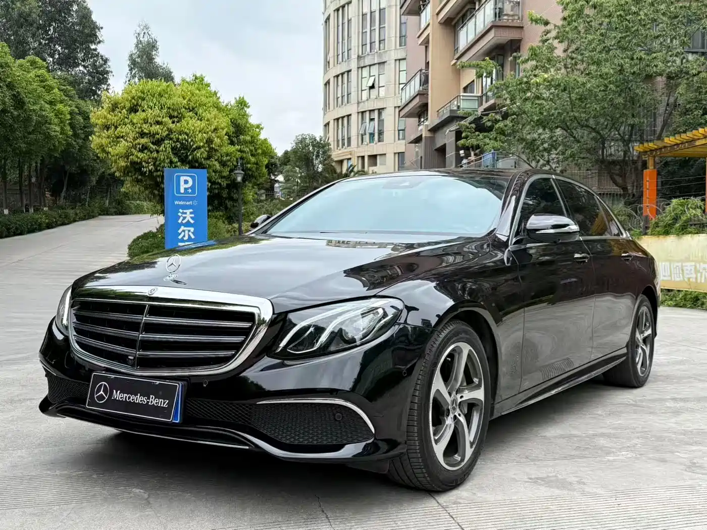 Mercedes-Benz E-Class 2017 E 300 L Luxury фото 32