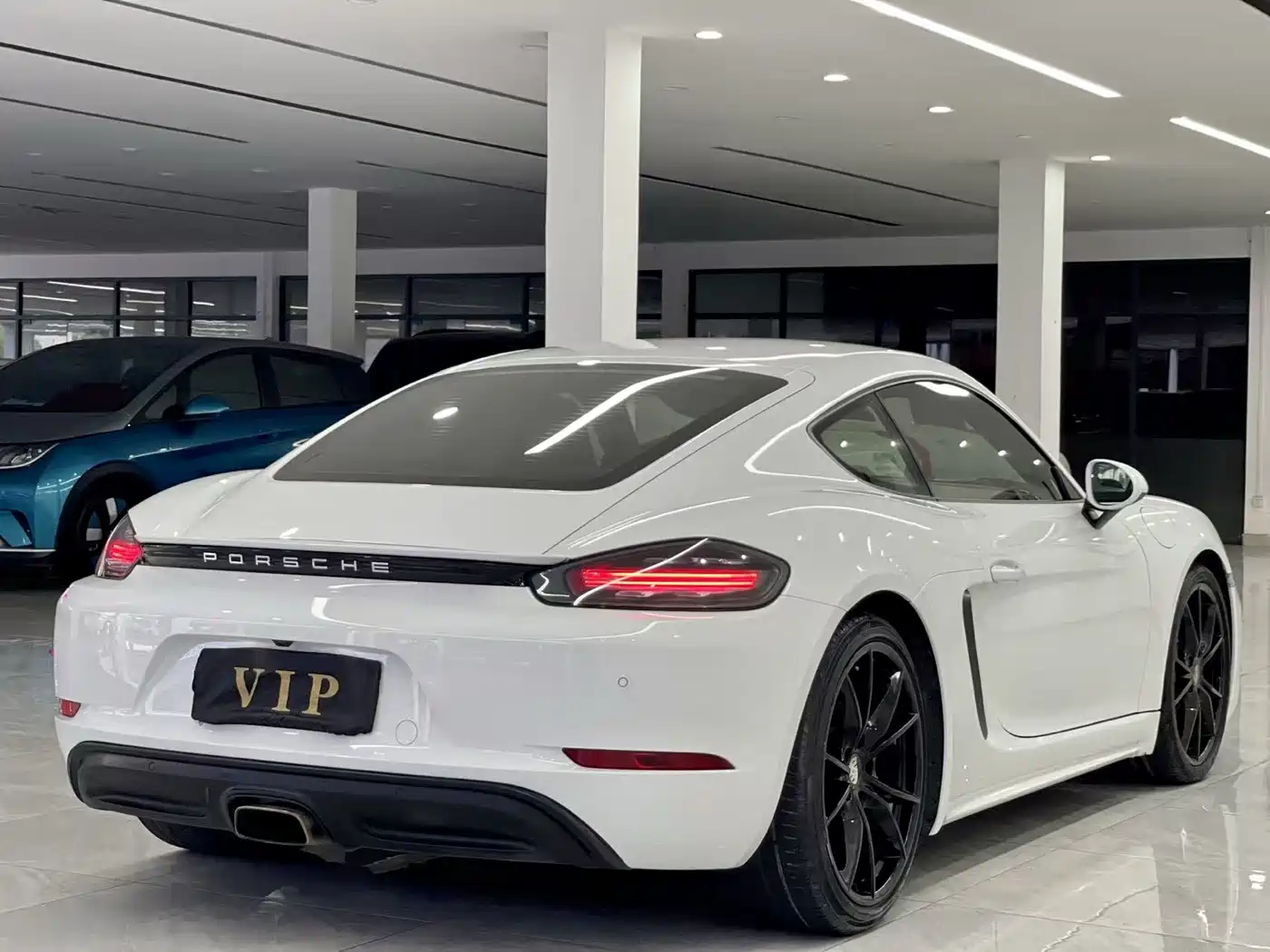 Porsche 718 2018 Cayman 2.0T фото 8