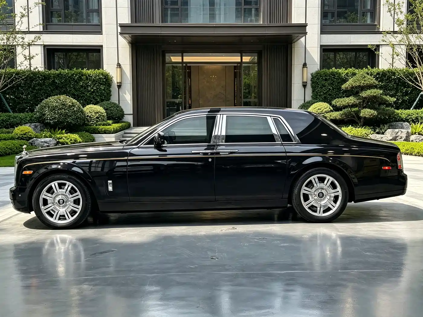 Фото 3 - Rolls-Royce Phantom
