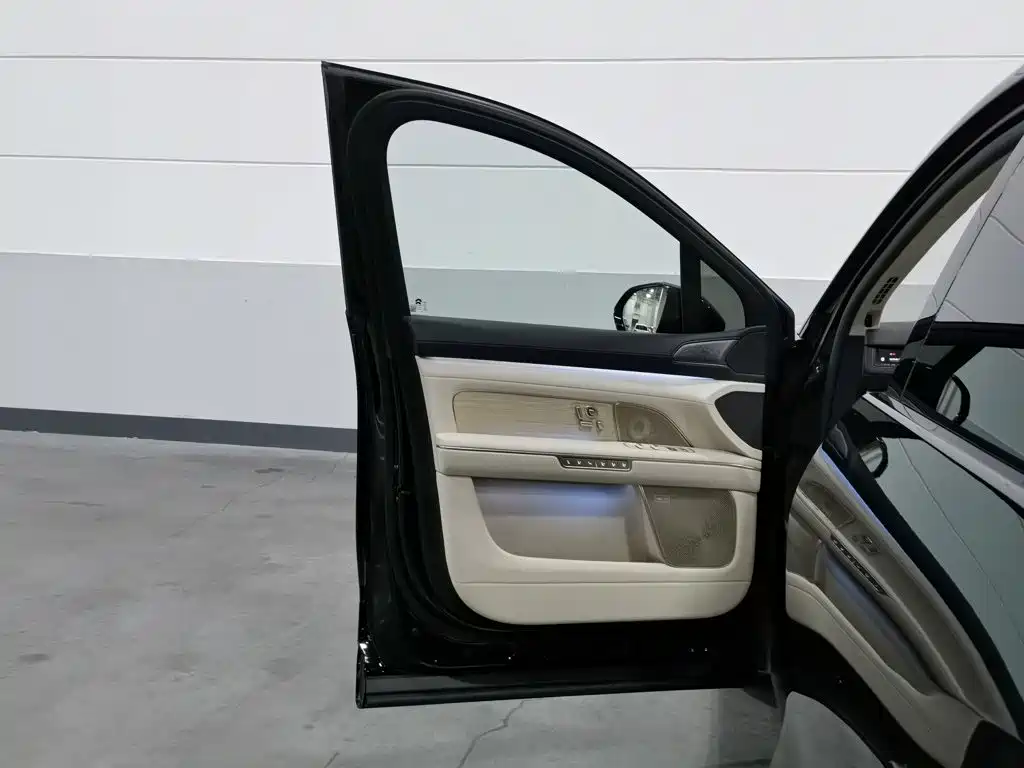 NIO ES8 2026 2025 Model 6-Seat Executive Luxury Edition