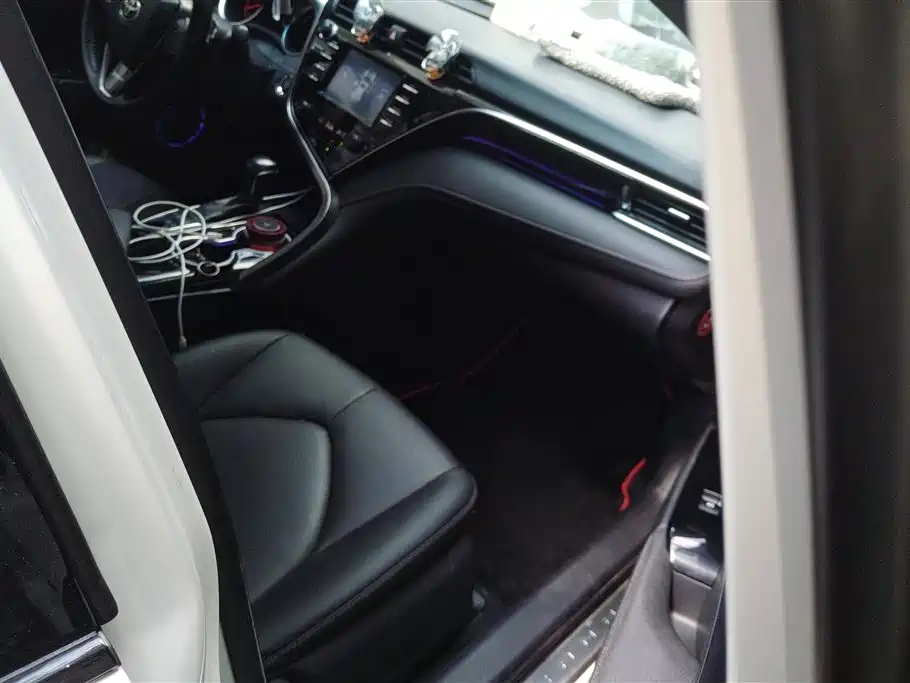 Toyota Camry 2018 2.5S Trend Edition фото 8