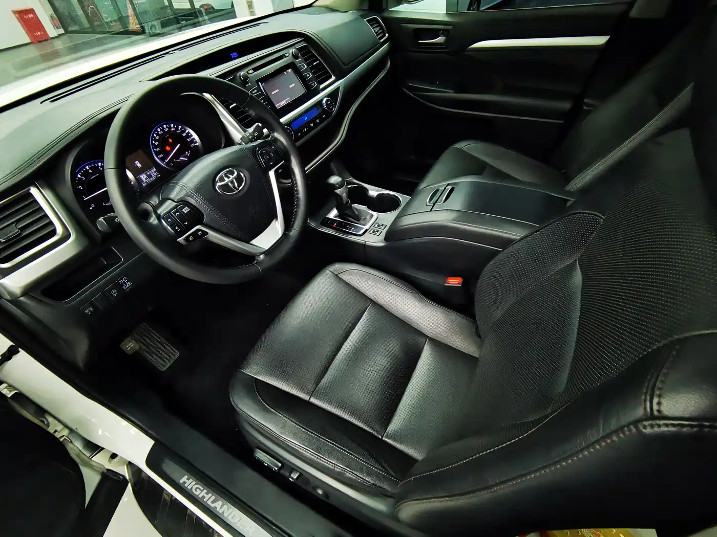 Toyota Highlander 2017 2.0T 4WD Premium 7-Seater фото 8