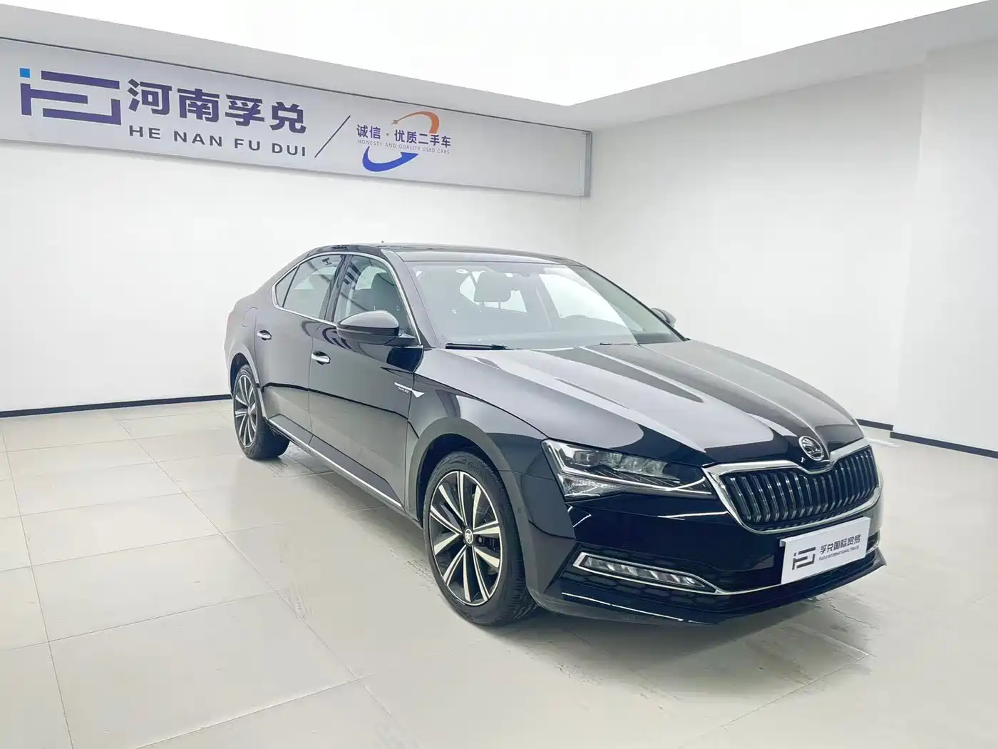 Škoda Superb 2024 TSI280 DSG Premium Edition фото 3