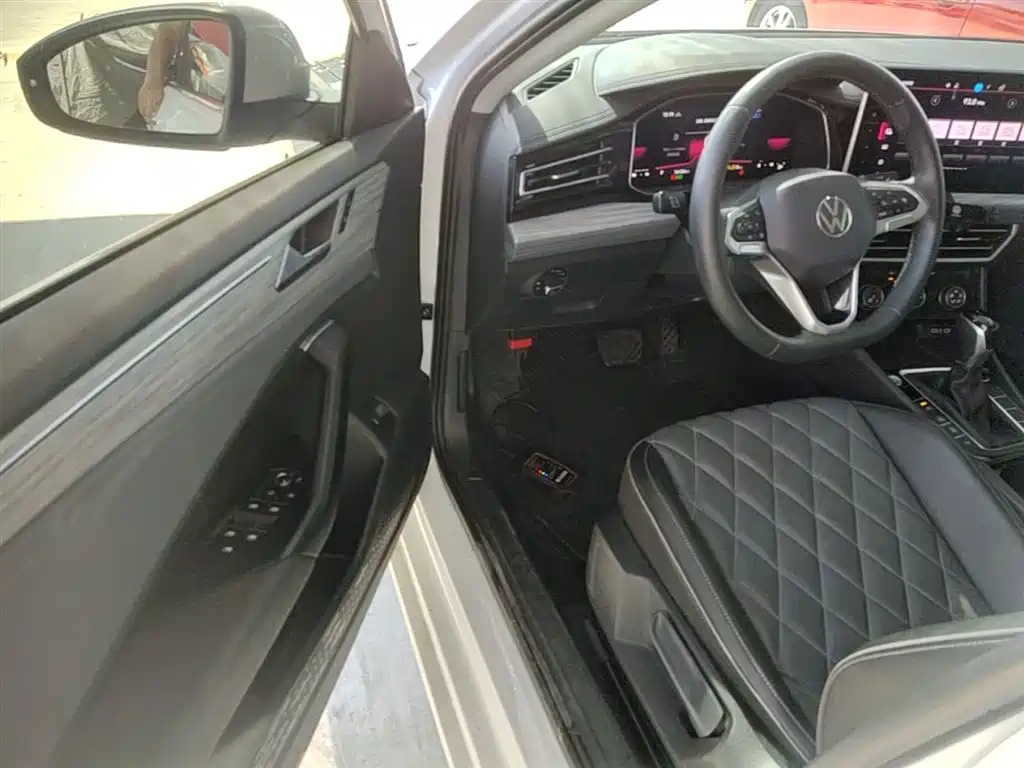 Volkswagen Sagitar 2023 300TSI DSG Surpassing Edition фото 16