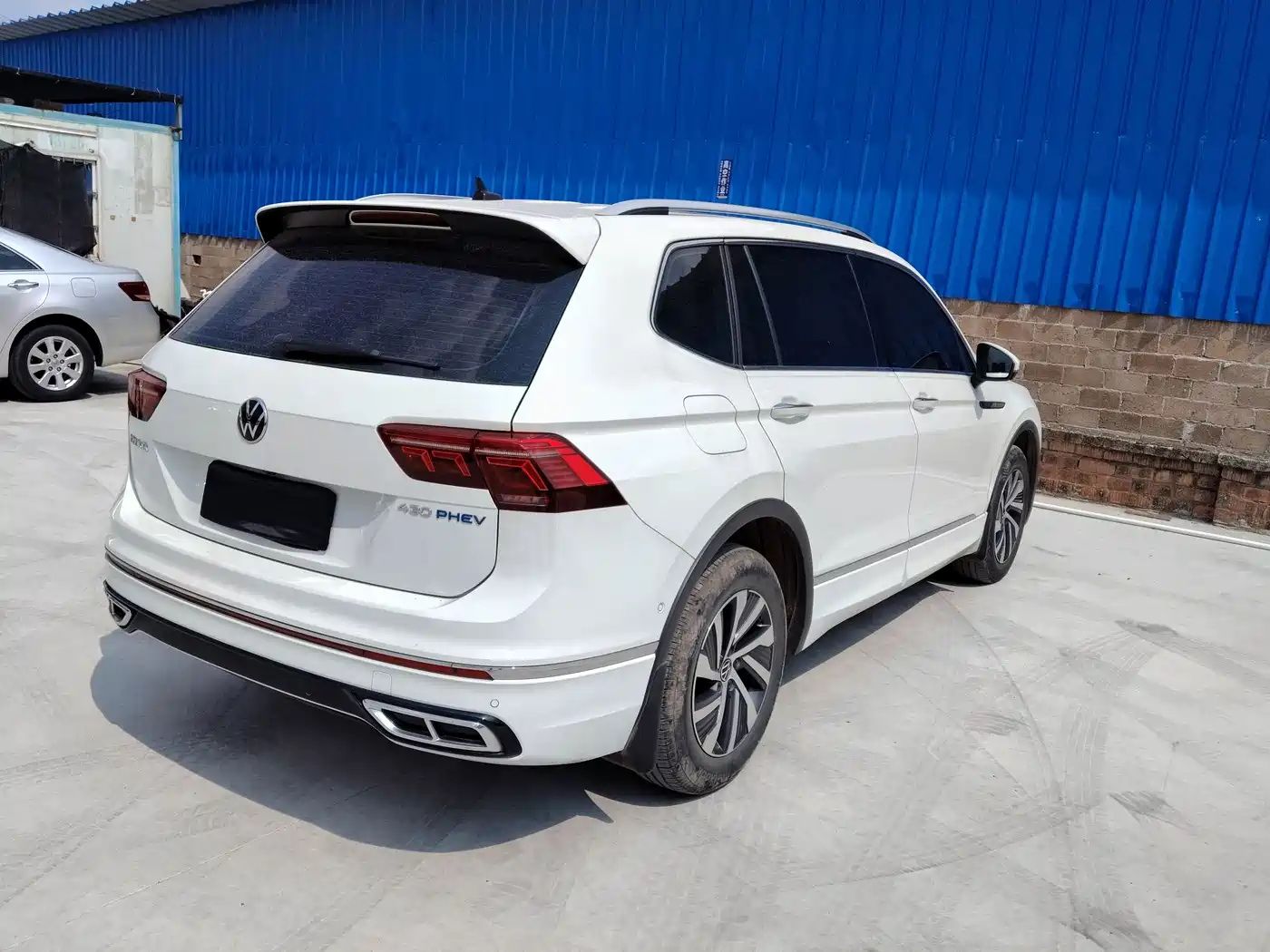 Volkswagen Tiguan L 2022 330TSI Automatic 2WD R-Line Flagship Edition фото 5
