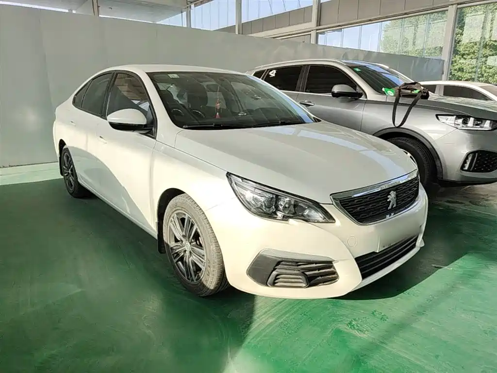 Peugeot 308 2016 1.6L Manual Fashion фото 4