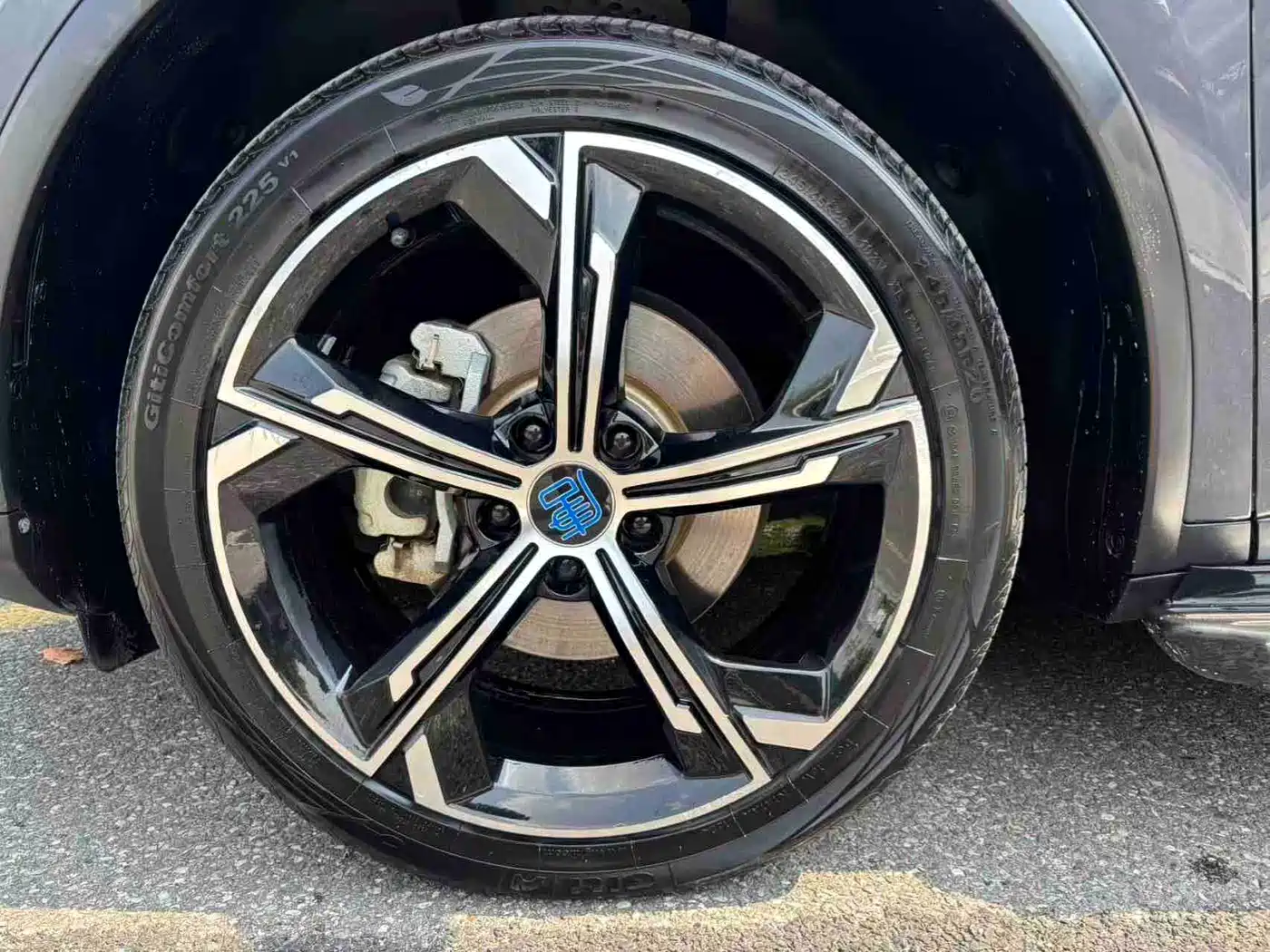 BYD Tang New Energy 2021 DM-i 112KM Honor фото 17
