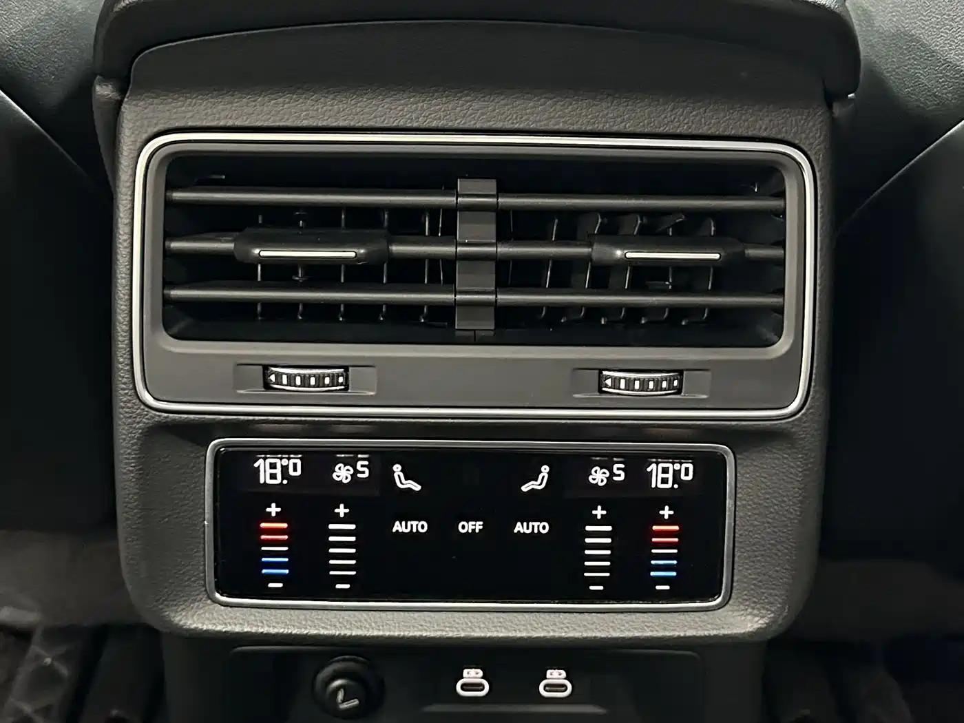 Audi Q8 2022 55 TFSI Luxury Dynamic фото 24