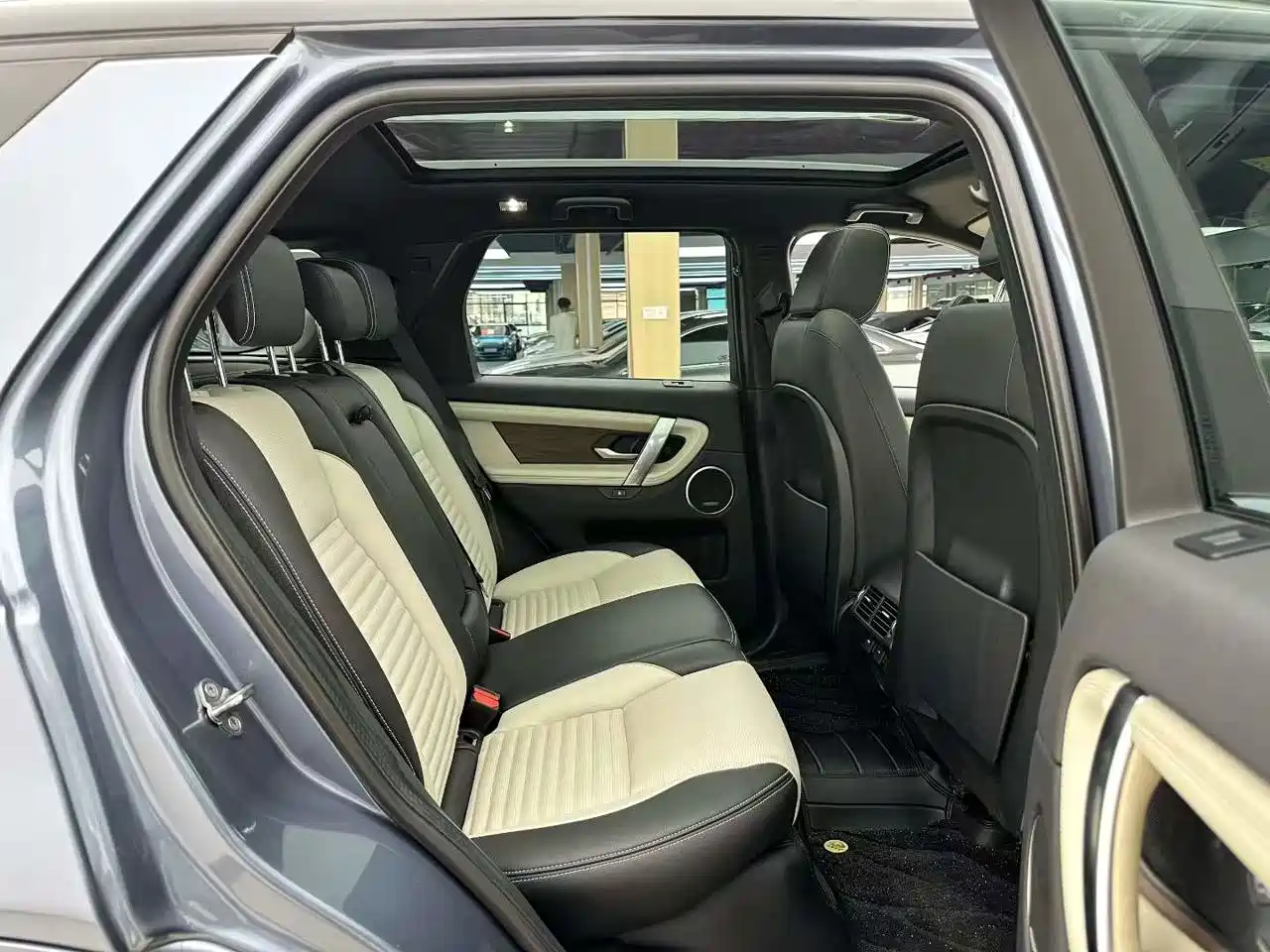 Land Rover Discovery Sport 2021 249PS R-Dynamic SE Performance Technology Edition 5-seater фото 7