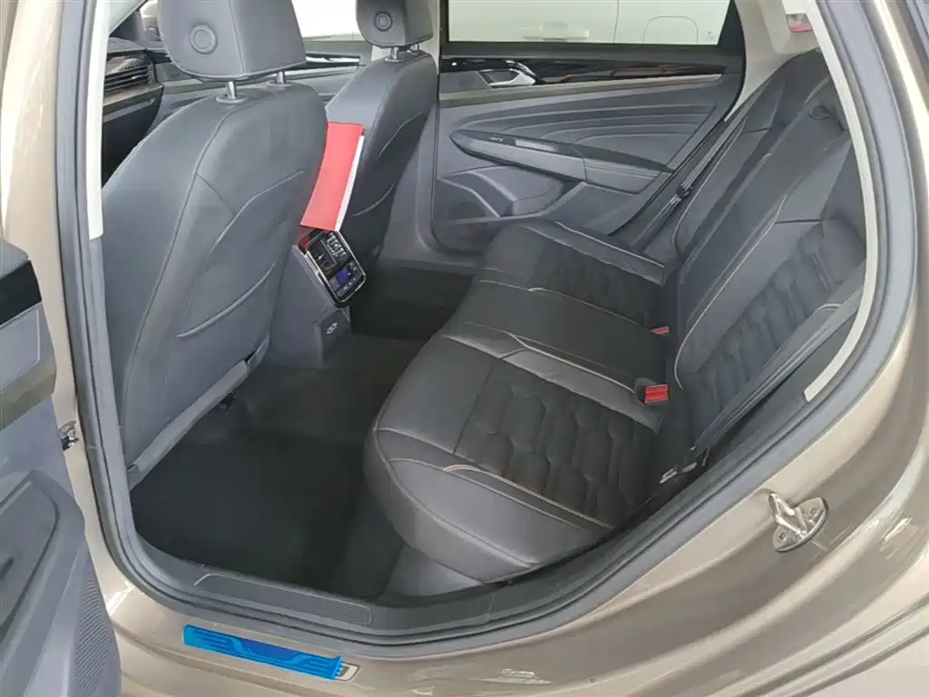 Volkswagen Passat 2019 330TSI Elite (China V) фото 17