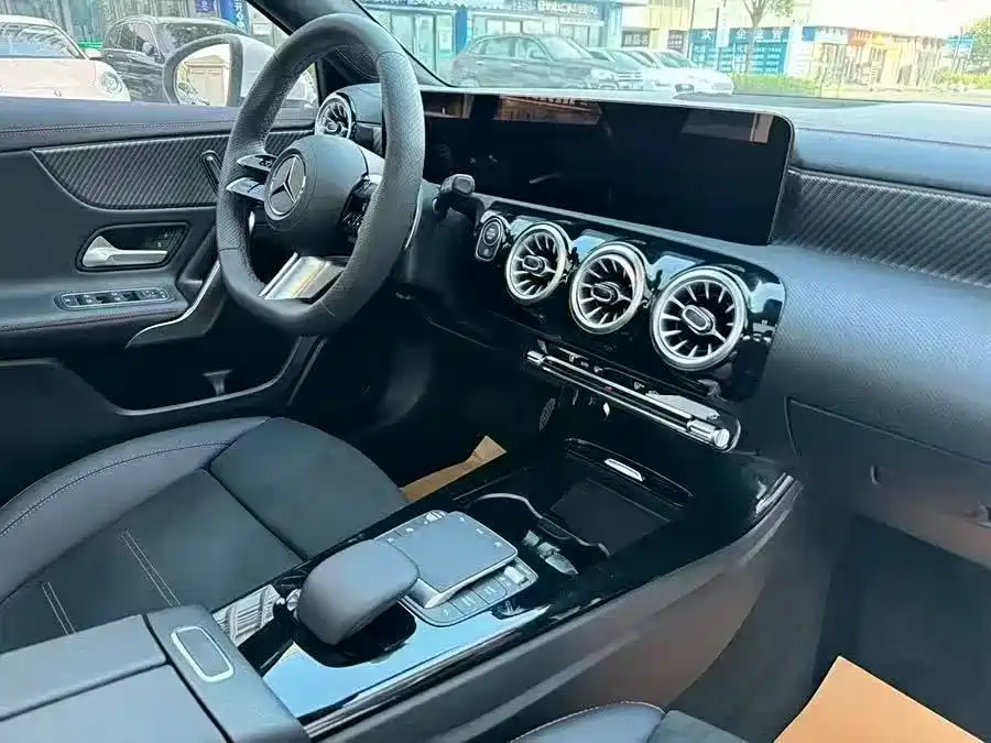 Mercedes-Benz A-Class 2024 Facelift A 200 L Fashion фото 5