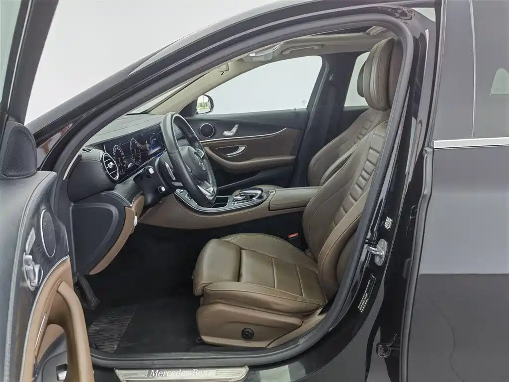 Mercedes-Benz E-Class 2018 E 200 L Sport фото 10