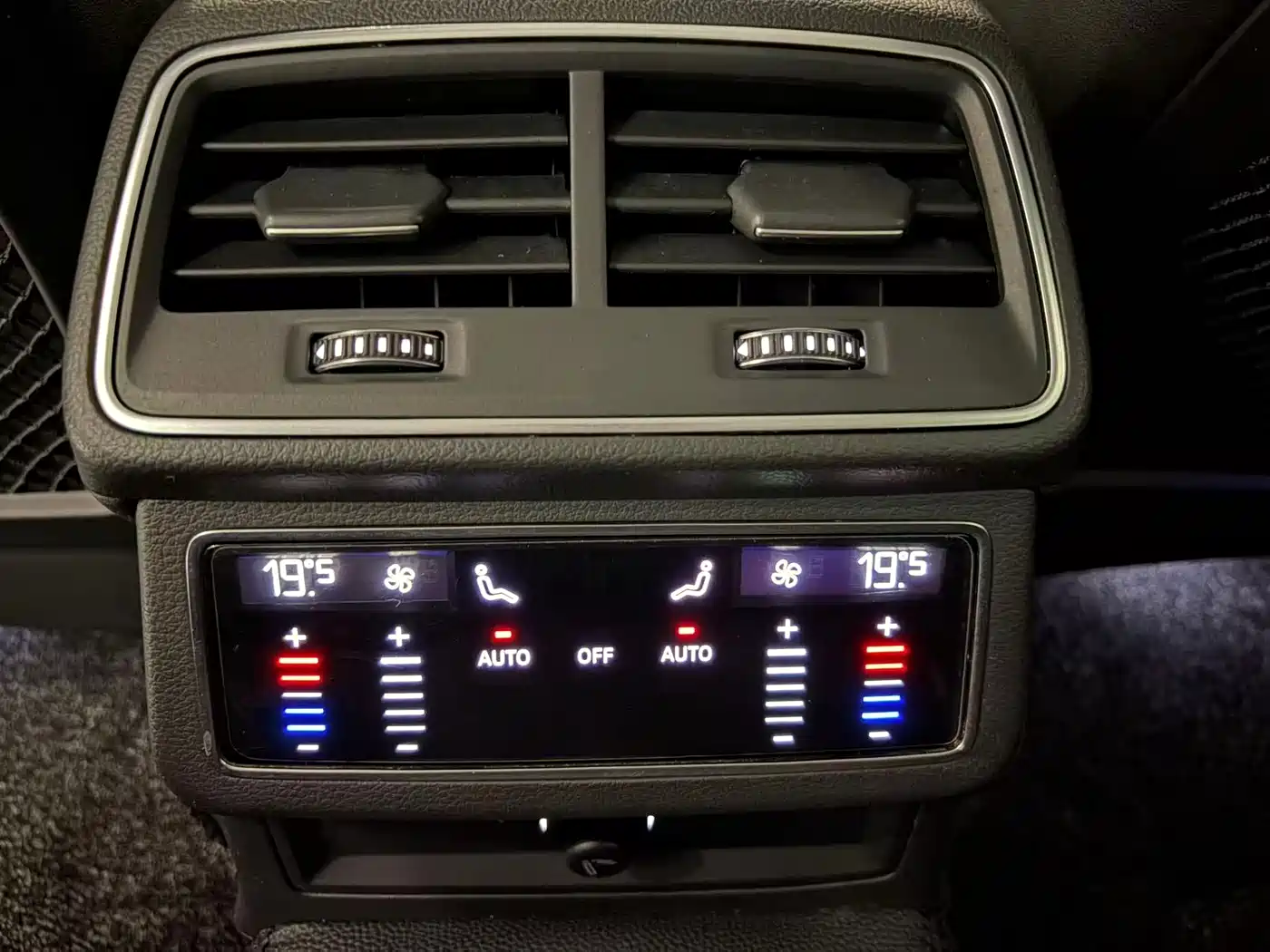 Фото 14 - Audi A6L