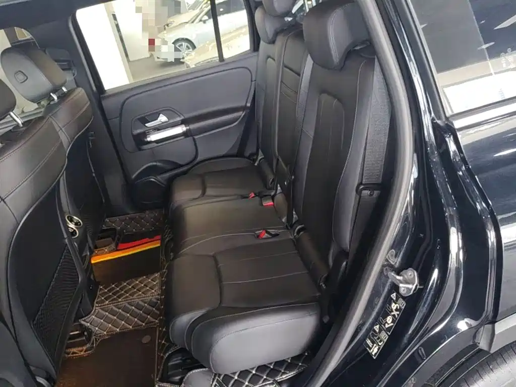 MERCEDES-BENZ GLB