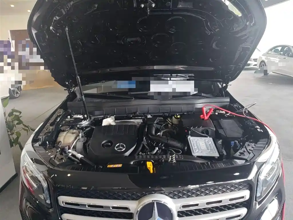 MERCEDES-BENZ GLB