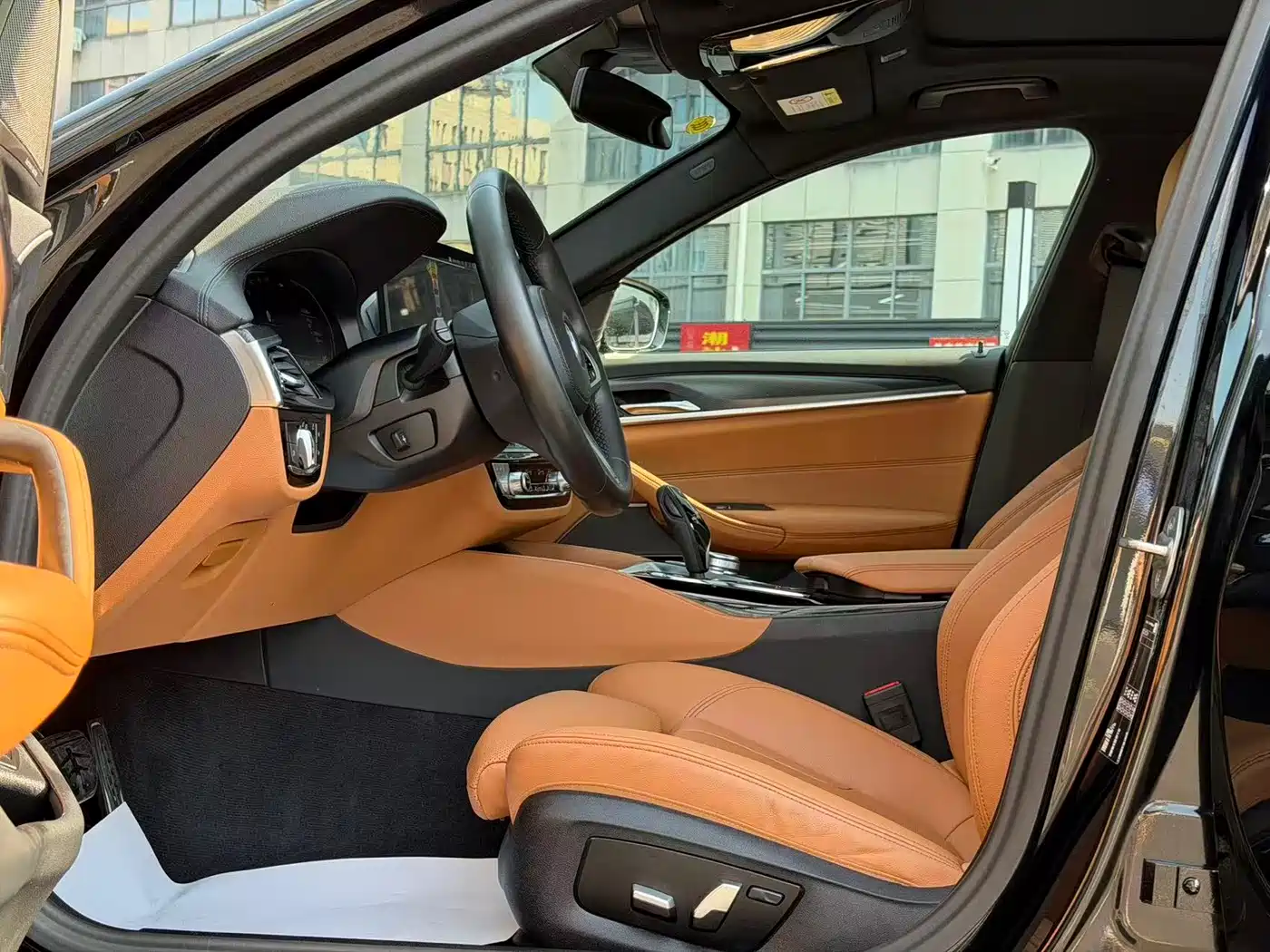 BMW 5 Series (Import) 2022 Model Second Facelift 525i M Sport Package фото 6