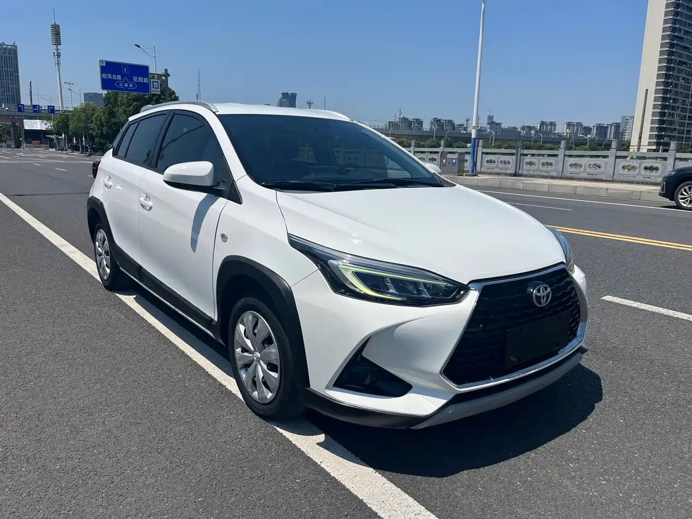 Toyota YARiS L Zhi Xuan 2020 Zhiyan X 1.5L CVT Premium Edition фото 3
