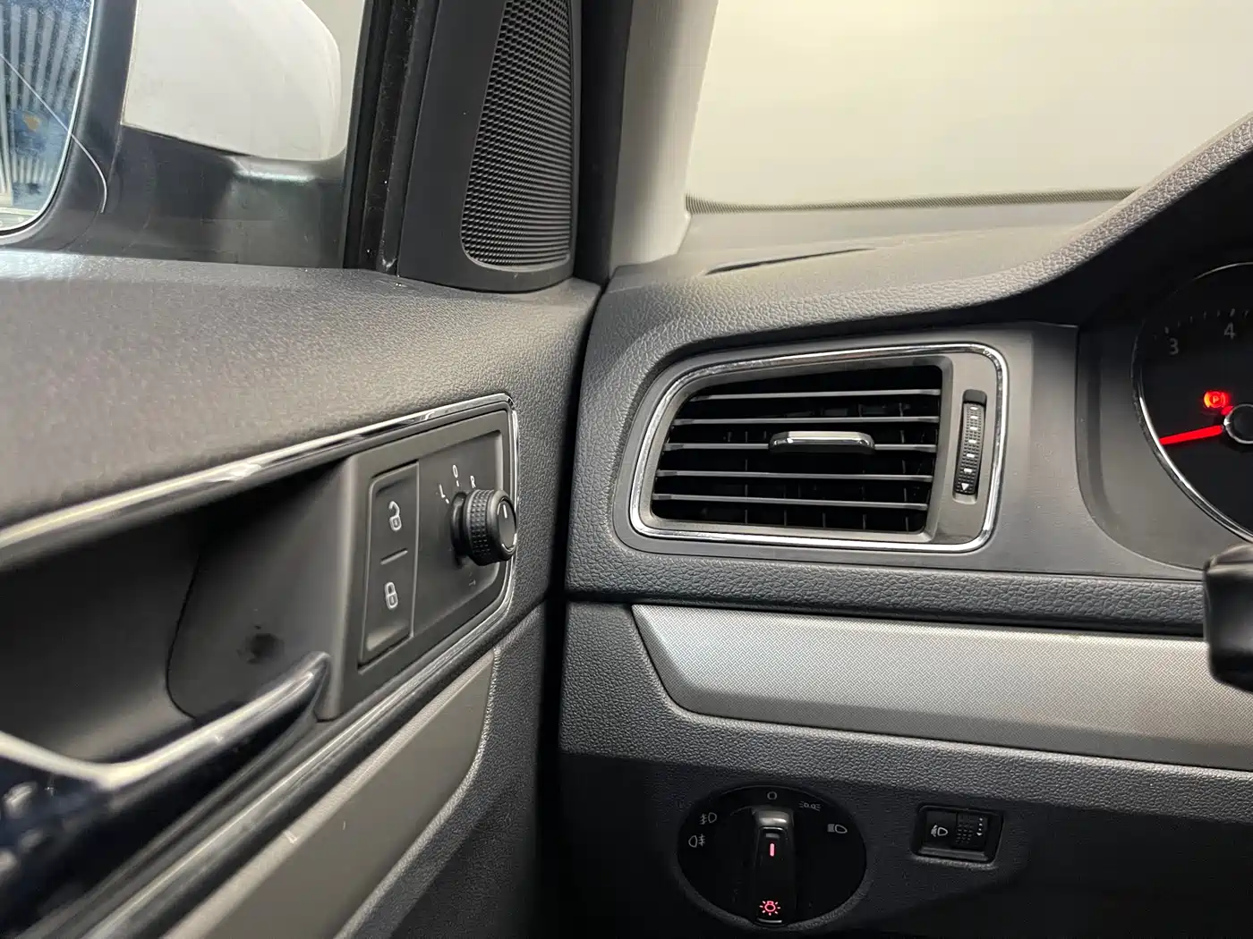 Volkswagen Lavida 2017 230TSI DSG Comfort Edition фото 18