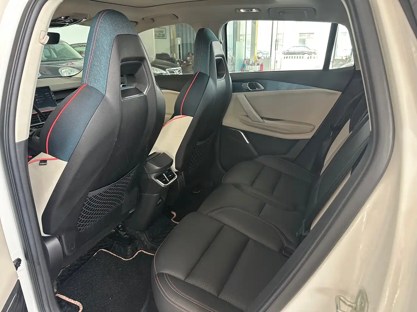 Lynk & Co 06 2020 1.5T Tech Pioneer Edition фото 5