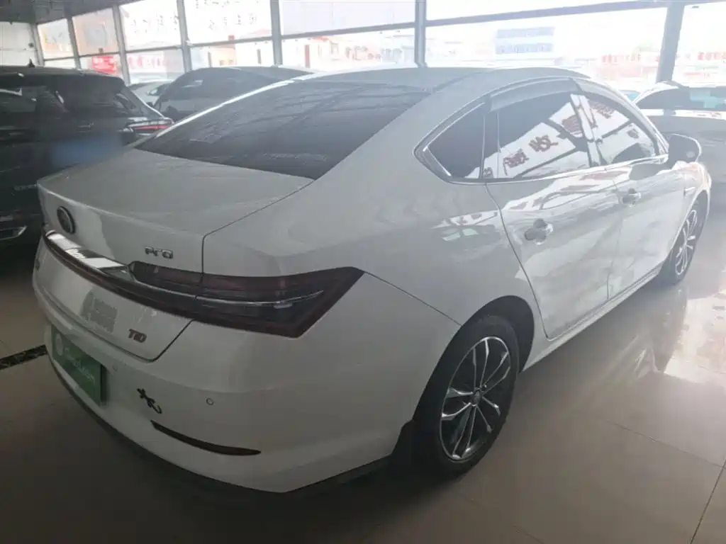BYD Qin Pro 2018 1.5TI Automatic Smart Connected Premium Edition фото 7