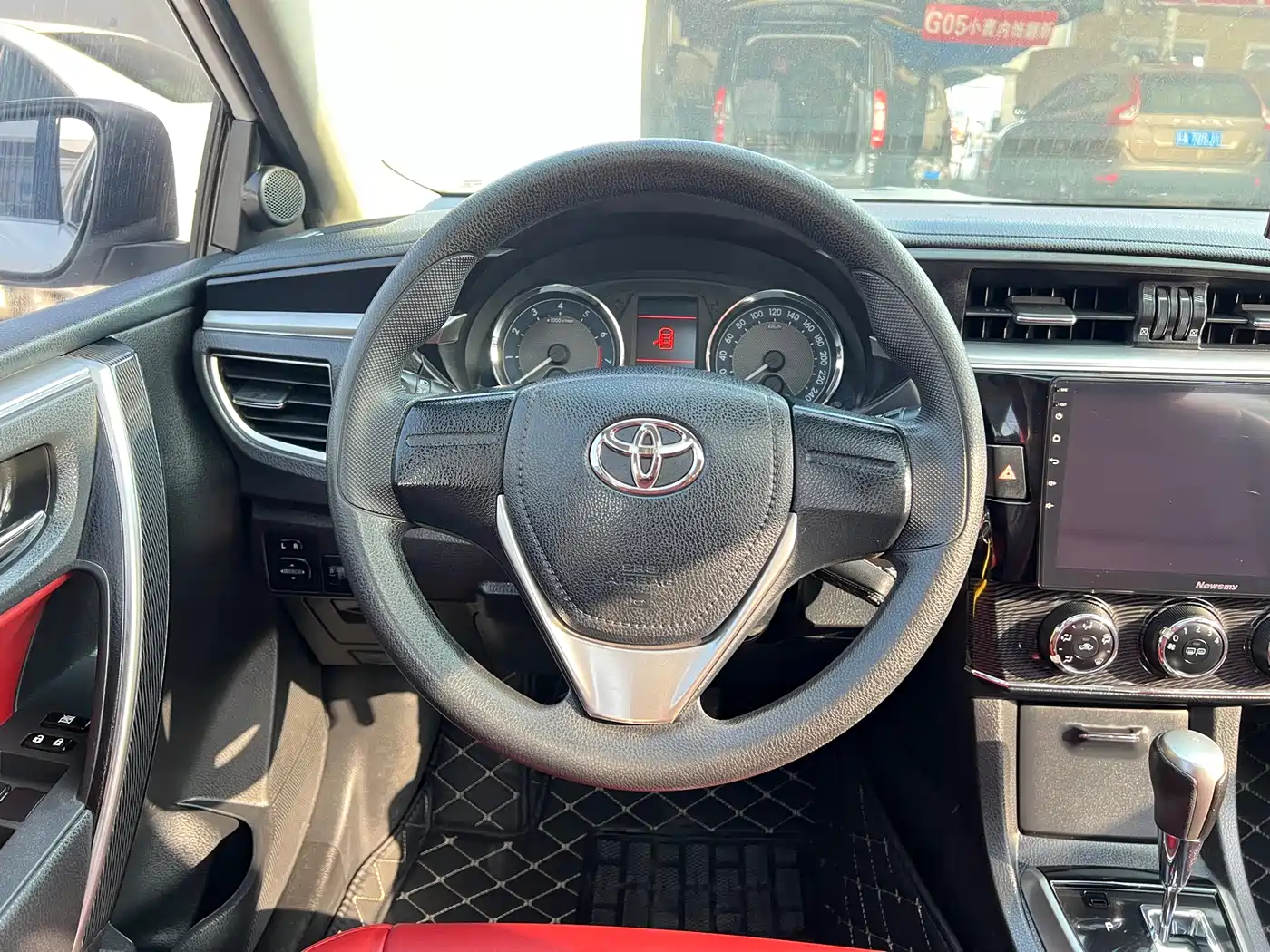 Toyota Corolla 2014 1.6L CVT GLX-i Navigation Edition фото 16