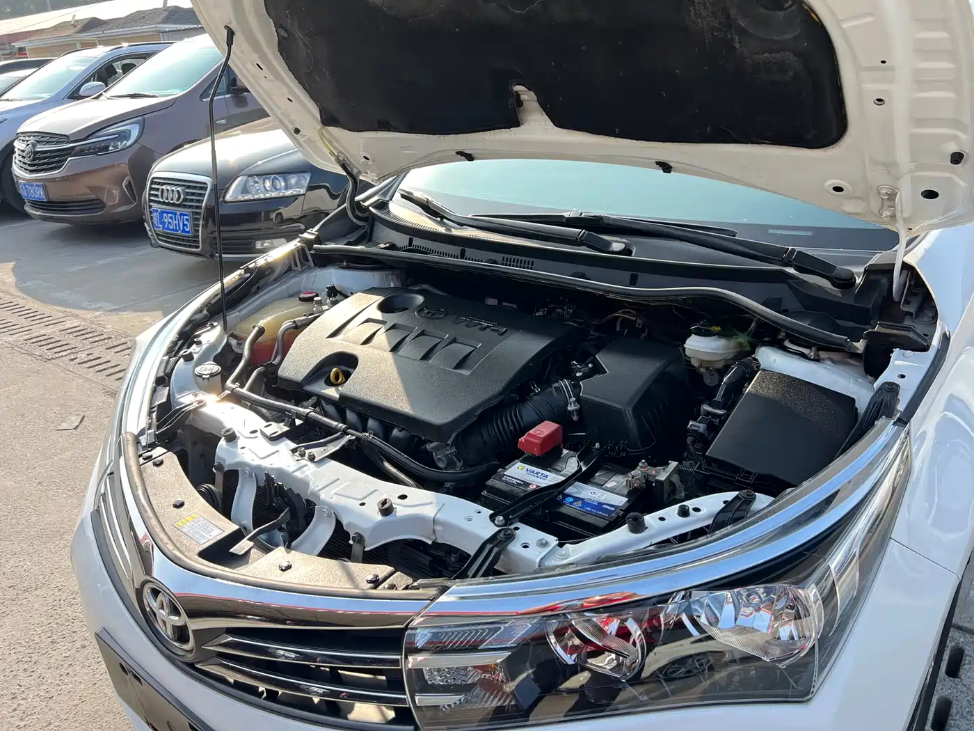 Toyota Corolla 2014 1.6L CVT GLX-i Navigation Edition фото 27