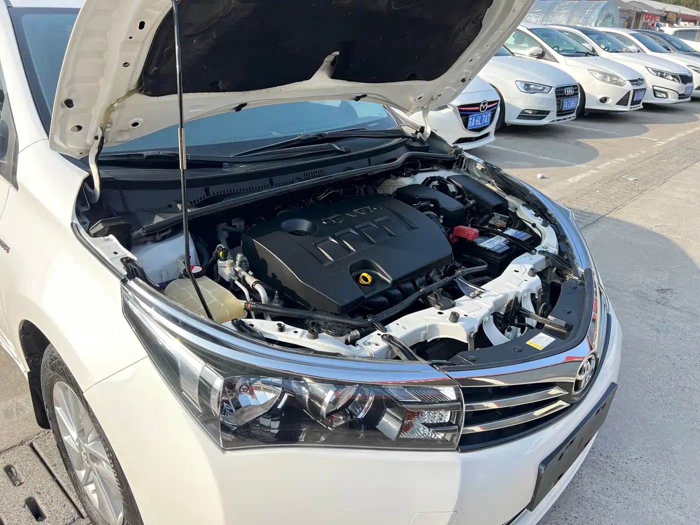 Toyota Corolla 2014 1.6L CVT GLX-i Navigation Edition фото 26