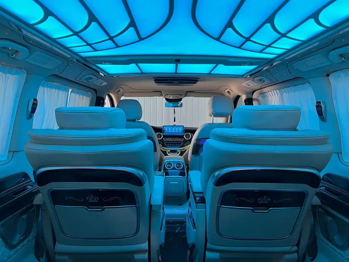 Mercedes-Benz Vito 2023 2.0T Business 7-Seater фото 6