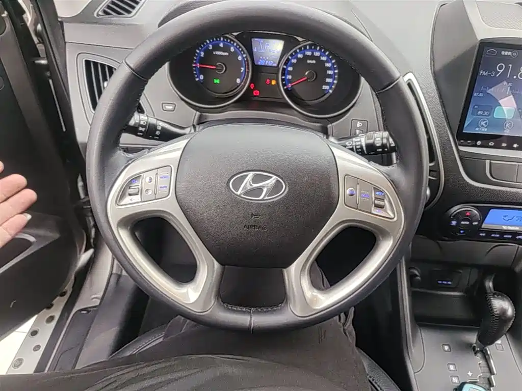 Hyundai Beijing Hyundai ix35 2015 2.0L Automatic 2WD Smart Type China IV фото 11