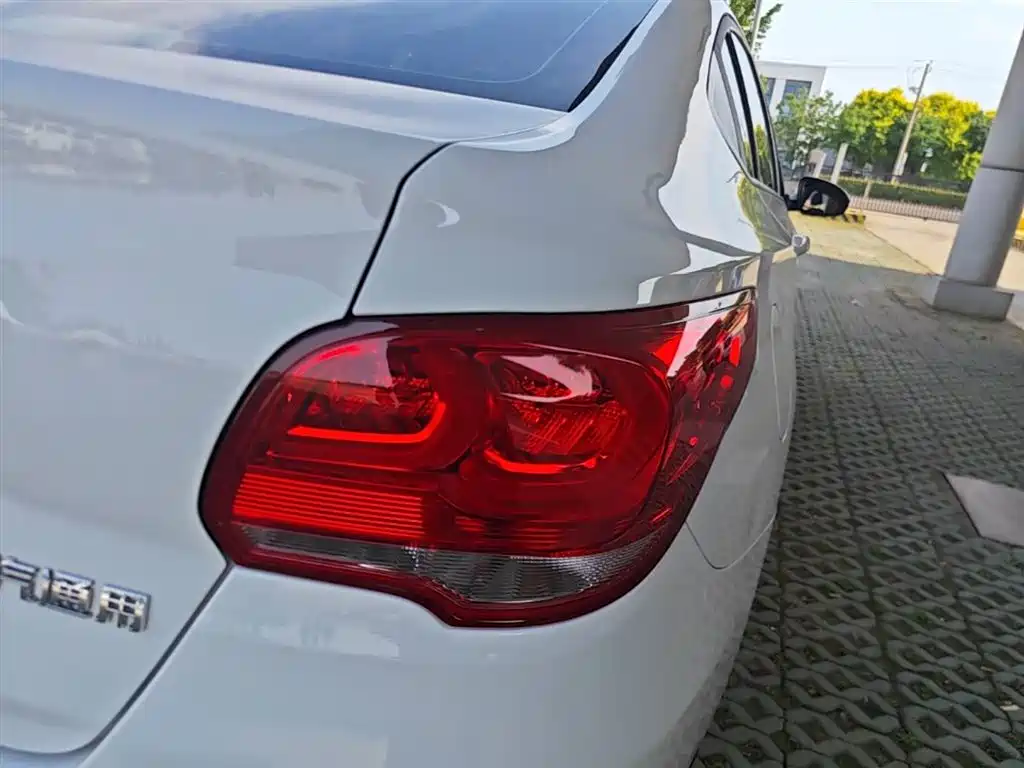 Chevrolet Cavalier 2019 320 Automatic Joy Edition фото 8