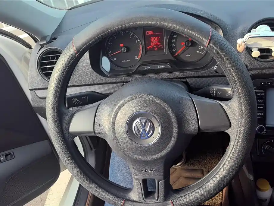 Volkswagen Jetta 2015 Value Edition 1.6L Manual Fashion фото 15