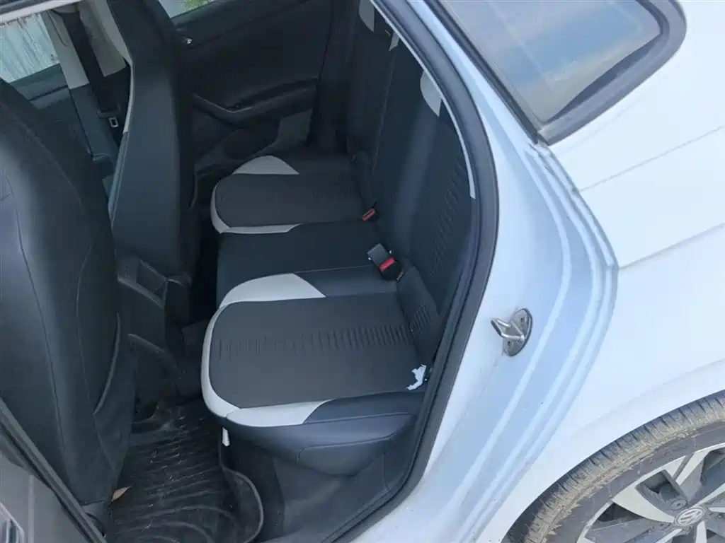 Volkswagen Polo 2019 Plus 1.5L Automatic Beats Trendy Edition фото 16