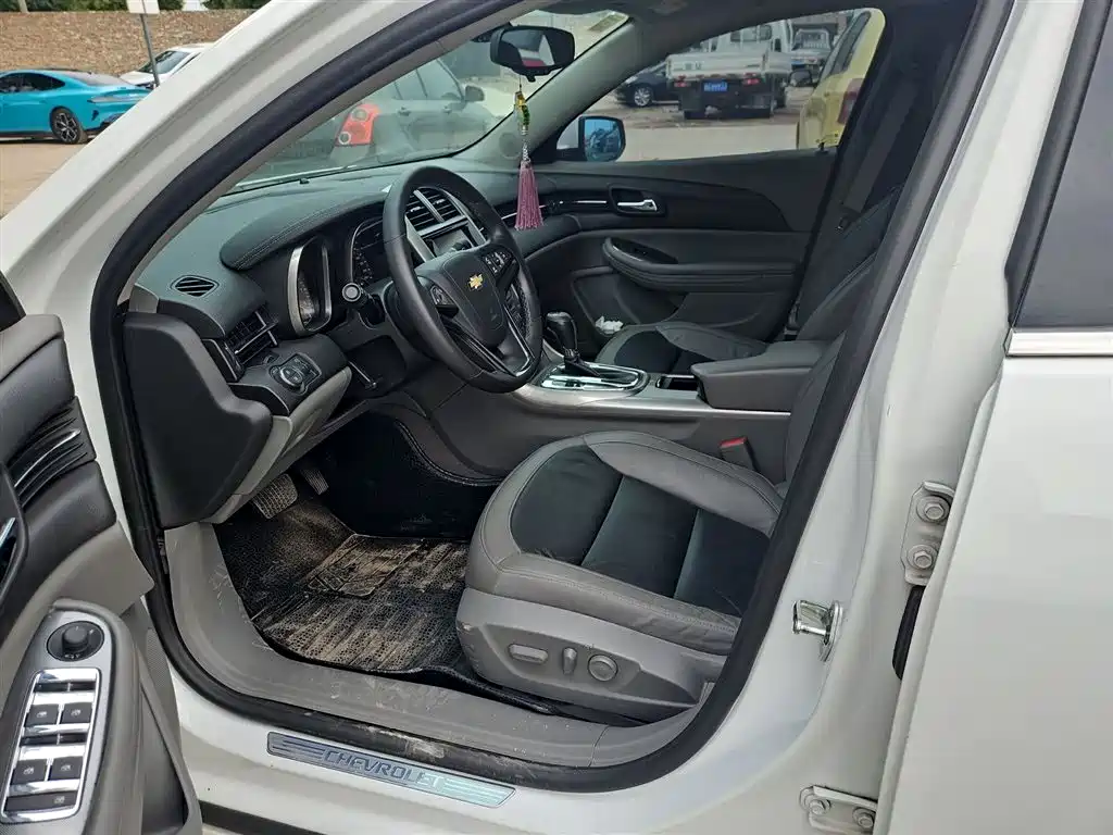 Chevrolet Malibu 2014 2.0L Automatic Luxury фото 12