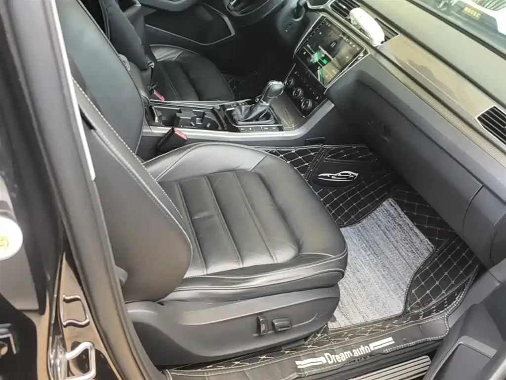 Volkswagen Passat 2017 330TSI DSG Prestige фото 25