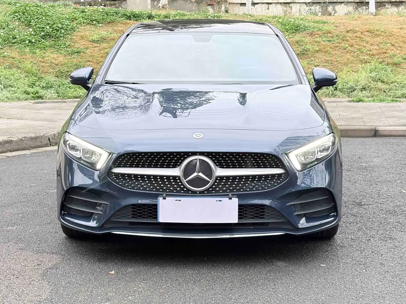 Mercedes-Benz A-Class 2019 A 200 L Sport Sedan фото 2