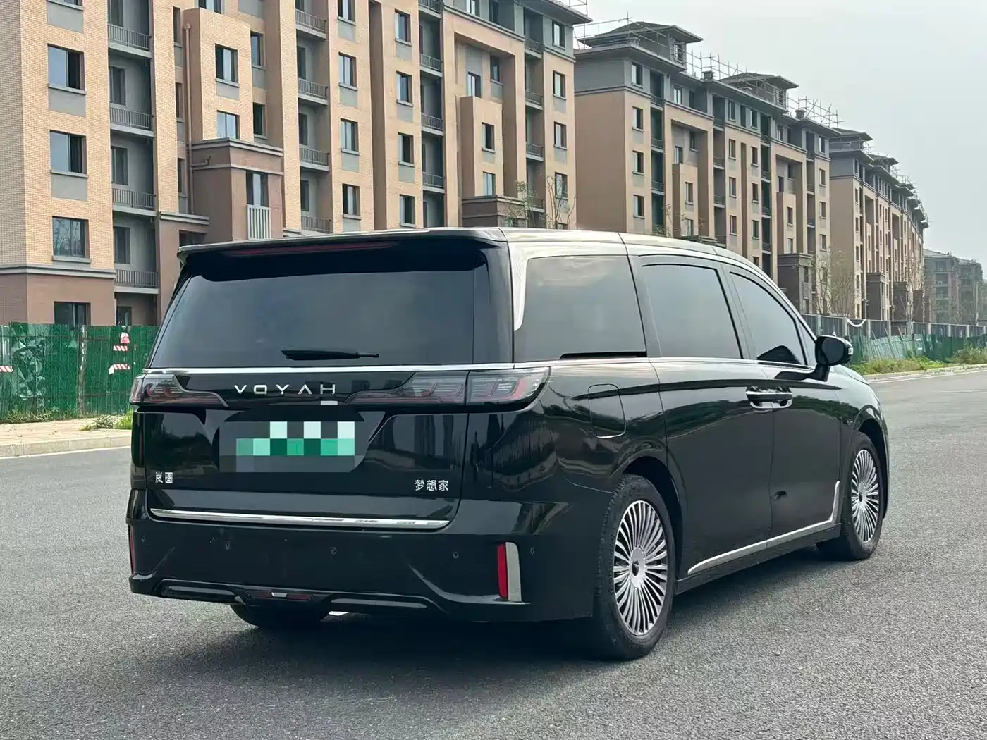Voyah Auto Voyah Dreamer 2025 PHEV 4WD Kunpeng Premium Edition фото 6