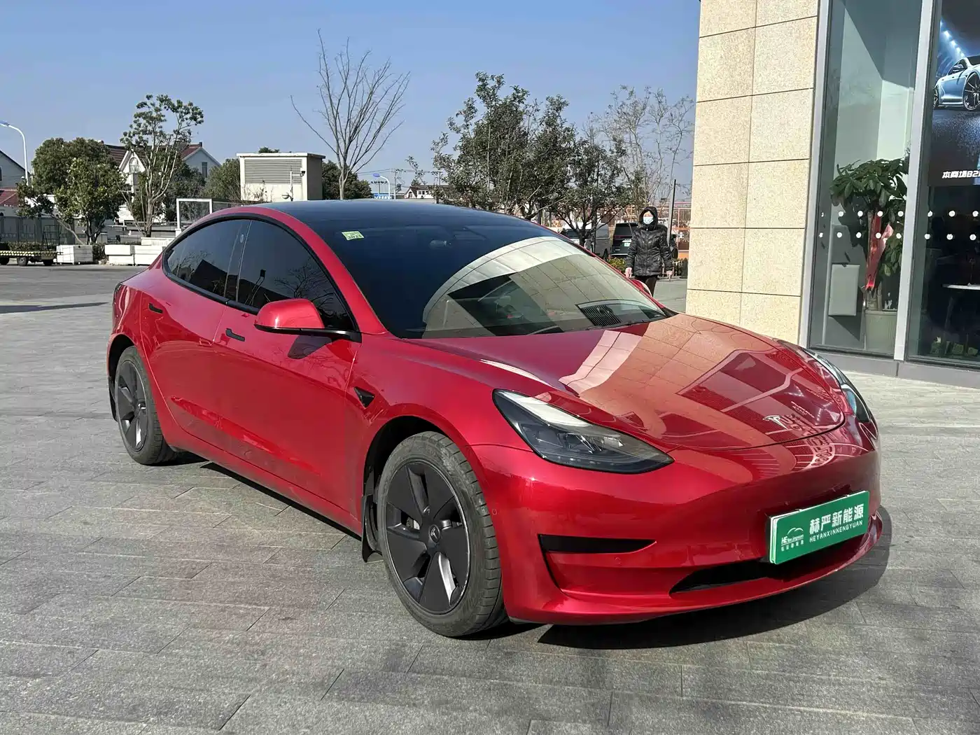 TESLA MODEL 3