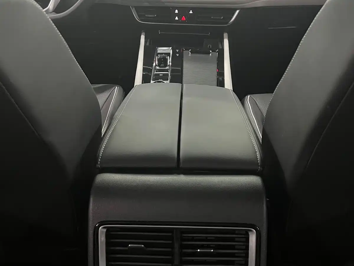 Volkswagen Teramont 2024 380TSI 4WD Dragon Auspicious Edition фото 9