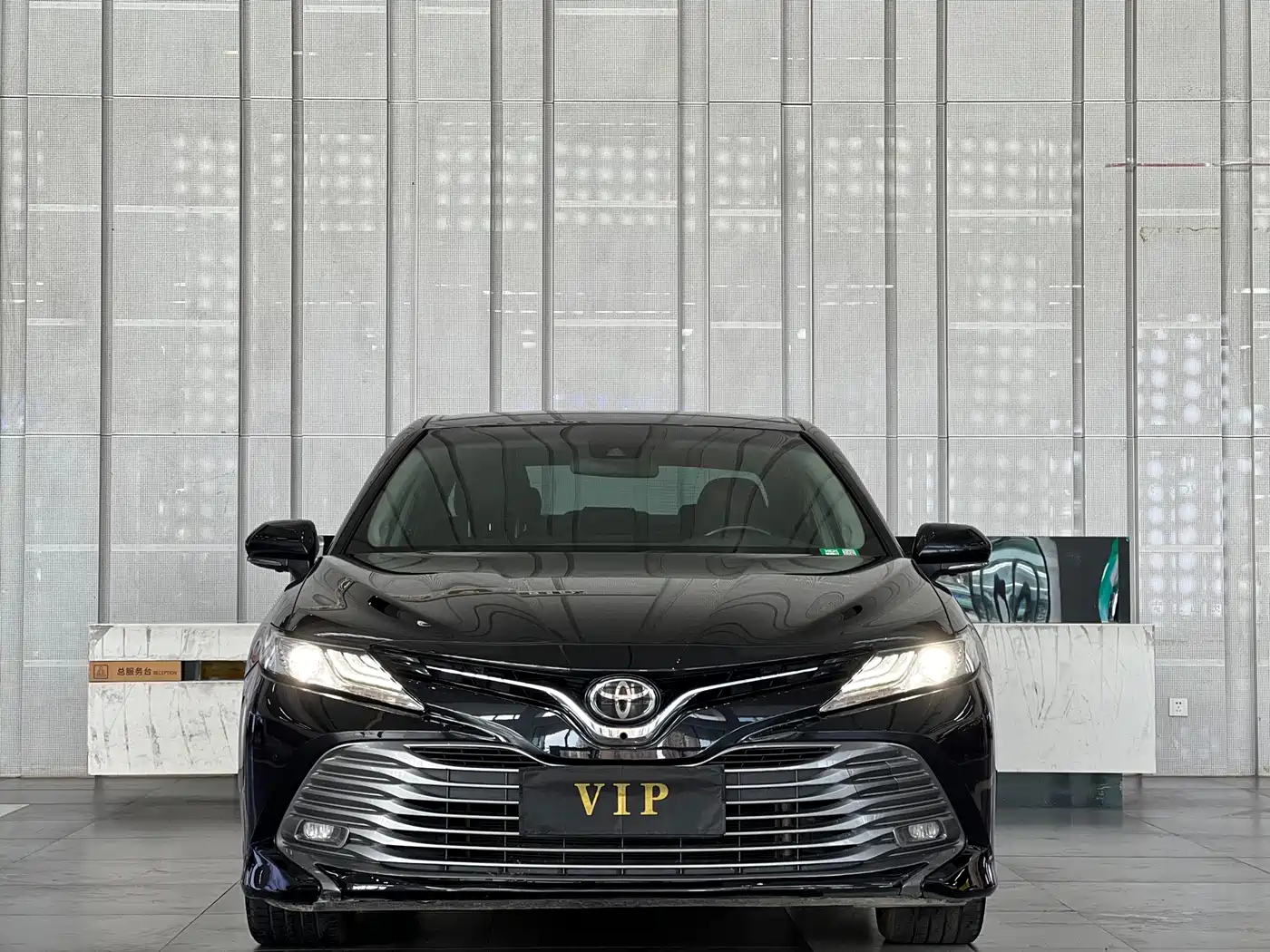 Toyota Camry 2018 2.5G Luxury Edition фото 2