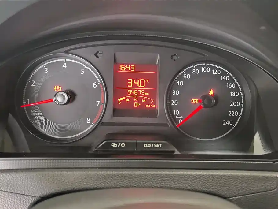 Volkswagen Santana 2016 1.6L Manual Trend Edition фото 14