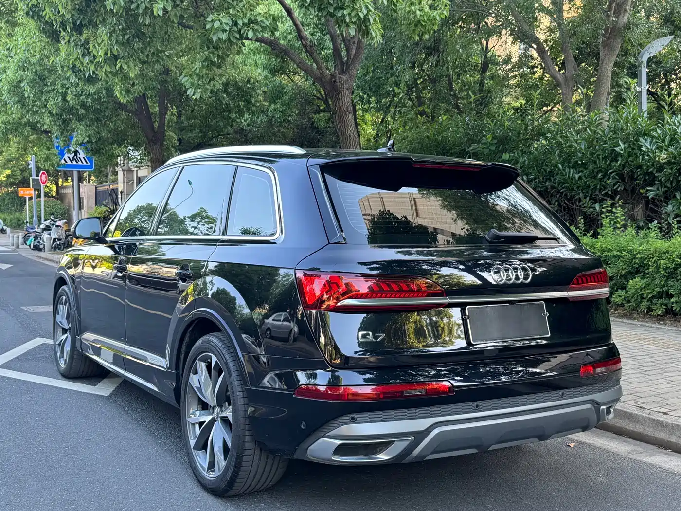 Audi Q7 2020 55 TFSI quattro S line Sport фото 4