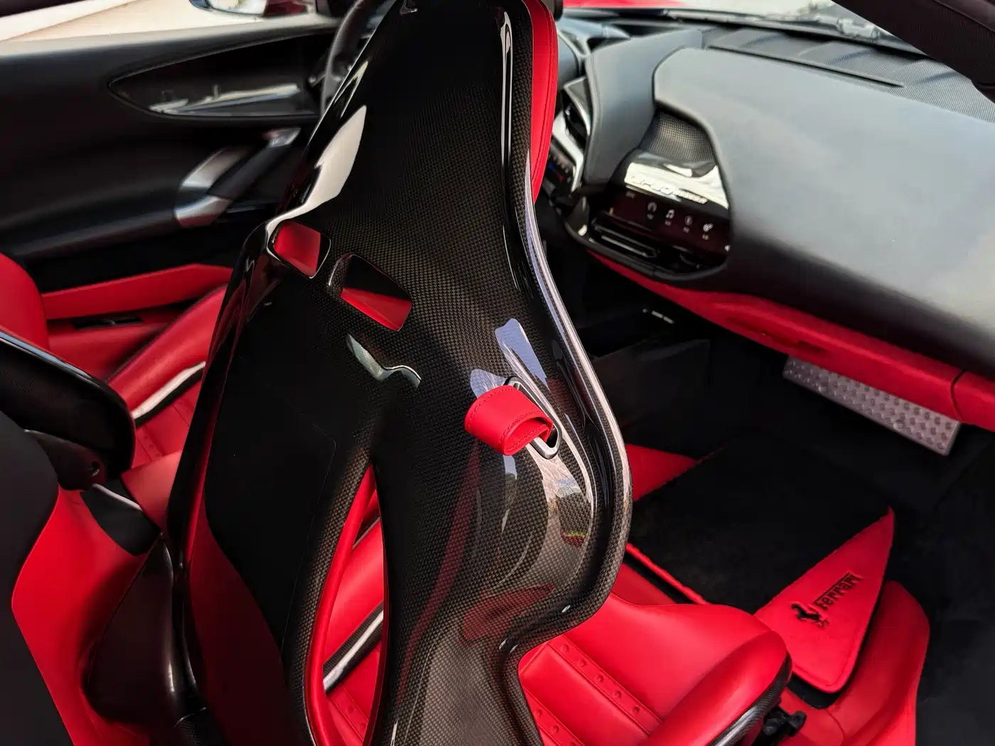 Ferrari SF90 2021 2020 3.9T V8 Stradale
